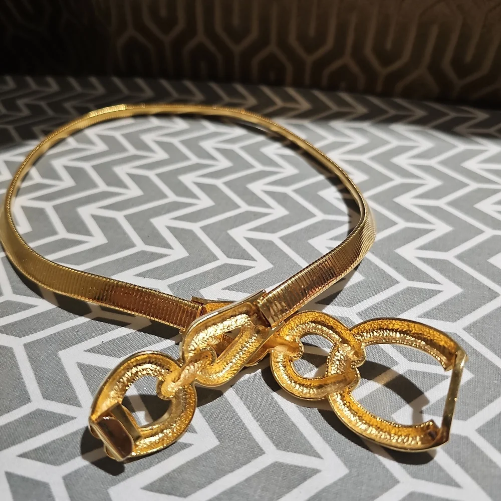 Vintage Gold Stretch Belt with Chunky Chain Detail | 31” - Picture 3 of 5